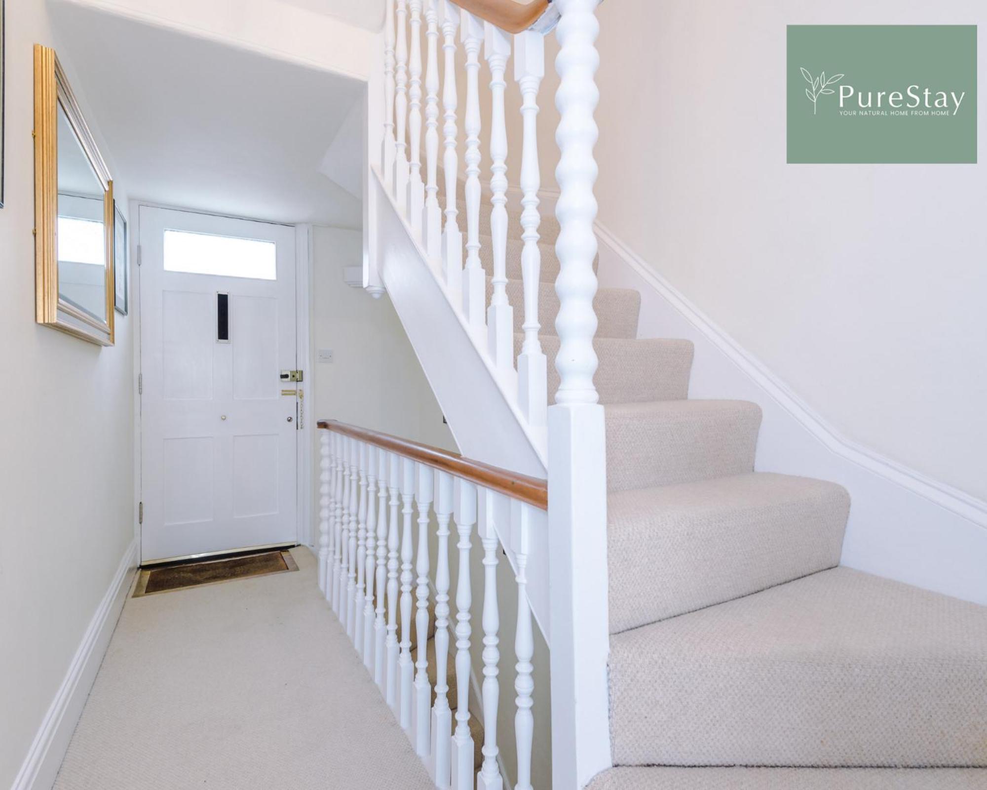 Holiday home Huge Four Bedroom Townhouse By Purestay Short Lets & Serviced Bath